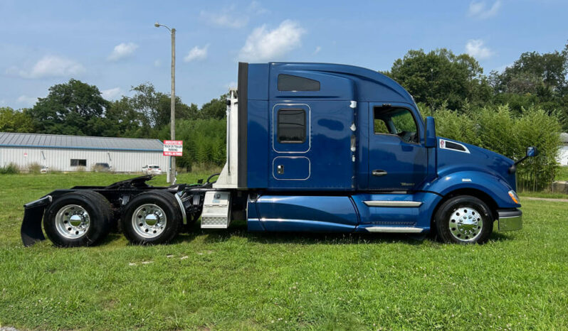 2017 KENWORTH T680 W/190K MILES ON RECON ENGINE full