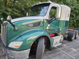 2019 PETERBILT 579 32″ FLAT TOP SLEEPER
