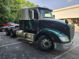 2019 PETERBILT 579 32″ FLAT TOP SLEEPER full