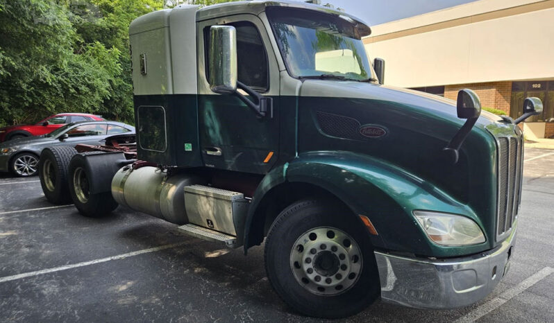 2019 PETERBILT 579 32″ FLAT TOP SLEEPER full